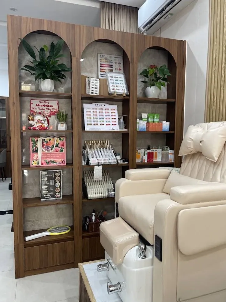 Viện sắc đẹp Mira Golden 3